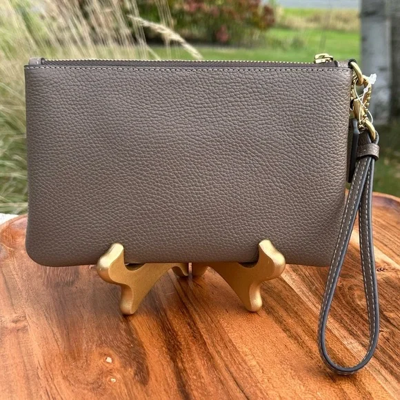 Coach Essentials Wristlet Stone Pebble Leather CH818, NWT - Picture 8 of 13